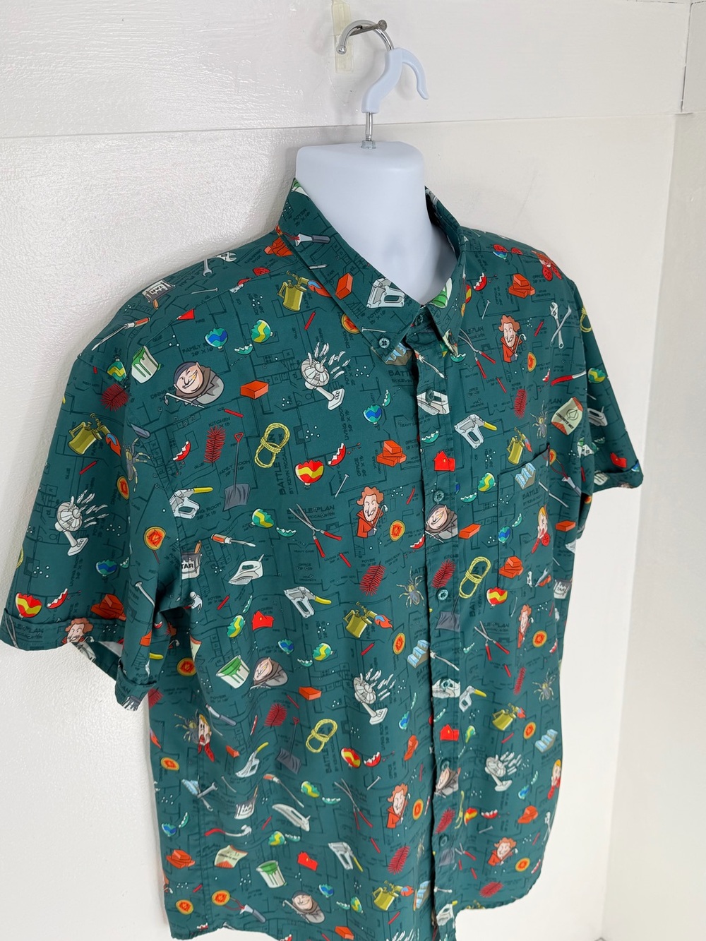 RSVLTS x Home Alone Adult Short Sleeve Shirt Size XL Battle Plan AOP Christmas - Picture 4 of 12